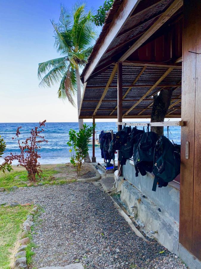 Pristine Paradise Dive Resort - Togean Islands, Una Una Pulau Unauna エクステリア 写真