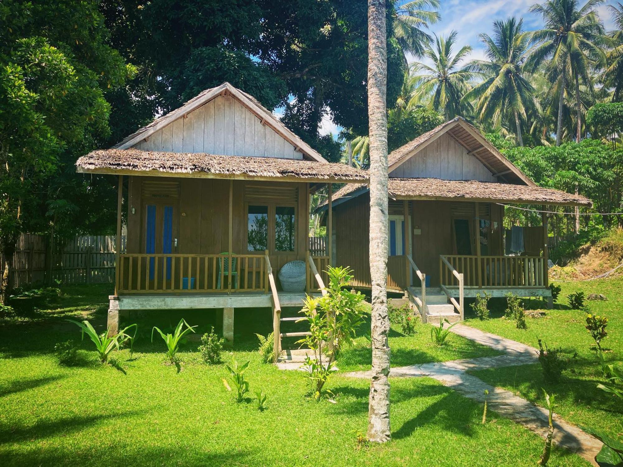 Pristine Paradise Dive Resort - Togean Islands, Una Una Pulau Unauna エクステリア 写真