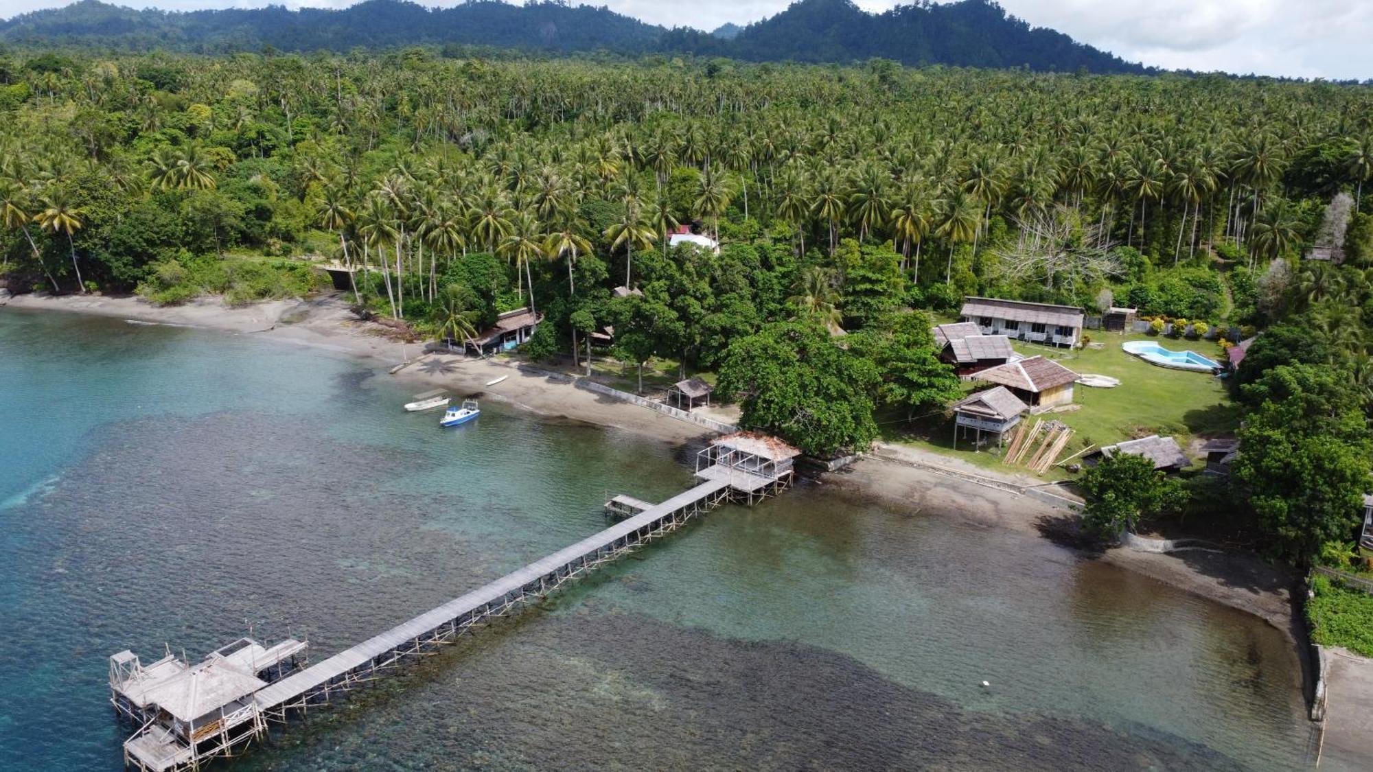 Pristine Paradise Dive Resort - Togean Islands, Una Una Pulau Unauna エクステリア 写真