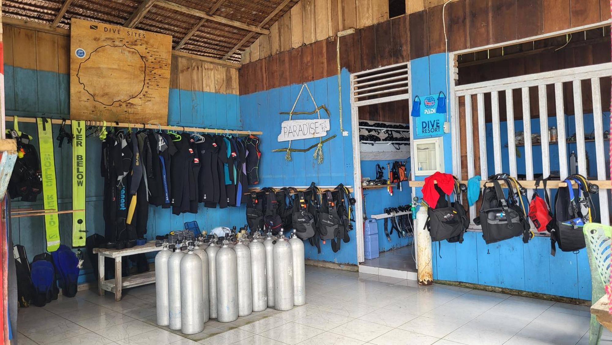 Pristine Paradise Dive Resort - Togean Islands, Una Una Pulau Unauna エクステリア 写真