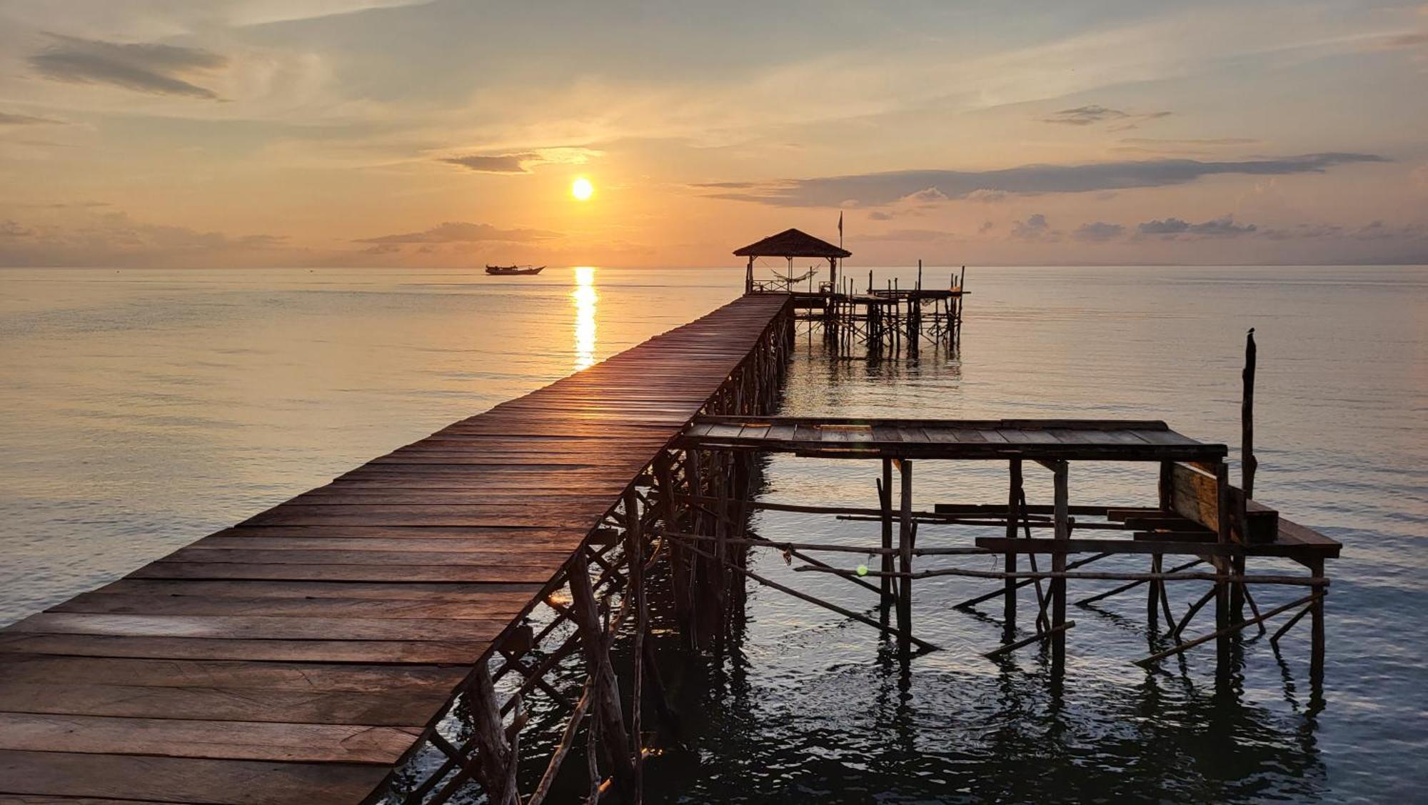 Pristine Paradise Dive Resort - Togean Islands, Una Una Pulau Unauna エクステリア 写真