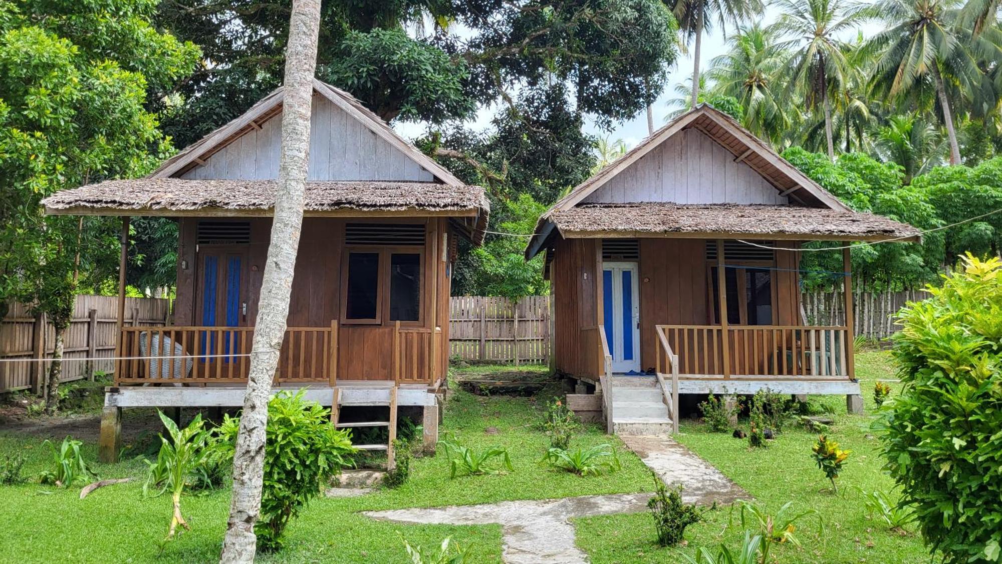 Pristine Paradise Dive Resort - Togean Islands, Una Una Pulau Unauna エクステリア 写真